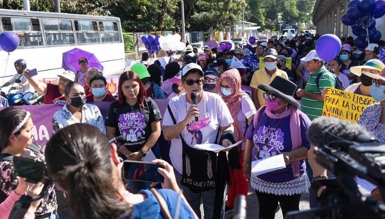 Organizaciones De Mujeres Marchan Por Sus Derechos